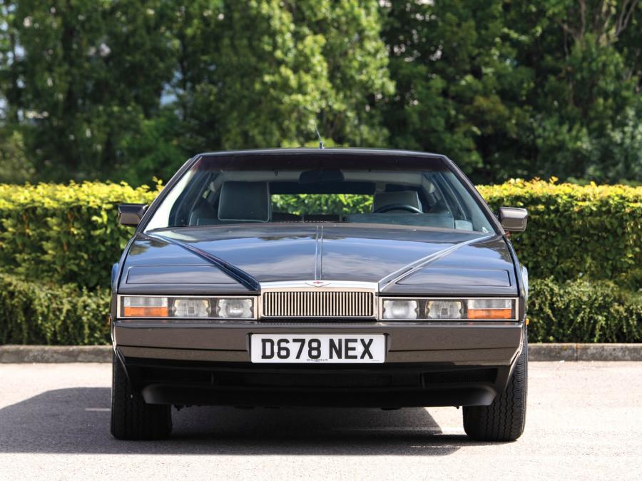  Aston Martin Lagonda Shooting Brake 1987 года  (фото 3 из 23)